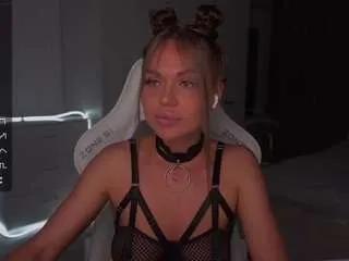 Offline evelina-fox on CamSoda