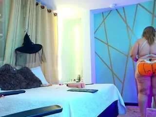 Freechat girlamada on CamSoda