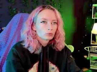 Offline helen-carter on CamSoda