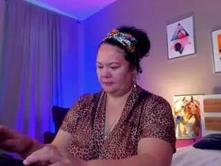 Offline holy-reid on CamSoda