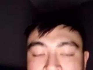 Offline hornyasianman on CamSoda