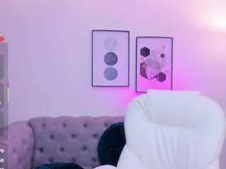 Freechat issi-loren on CamSoda
