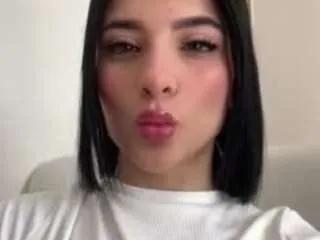 Offline kiraalopez on CamSoda
