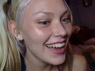 lilfknsquirt on CamSoda 