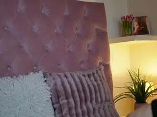 Offline maiamini on CamSoda