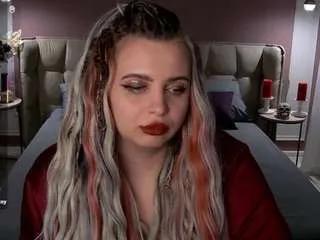mayamils on CamSoda 