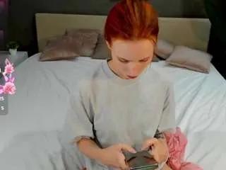 molly-rouge on CamSoda 