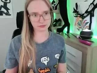 nancystar on CamSoda 