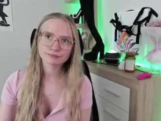 nancystar on CamSoda
