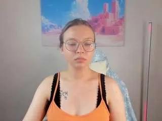 Offline noora-moore on CamSoda