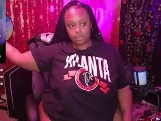 queencroze on CamSoda 