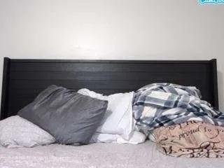 queenlolaxxx on CamSoda 