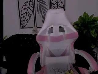 Freechat reinramm on CamSoda