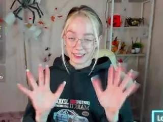 rocket-bunnyy on CamSoda