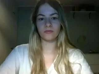 Offline rosiejune on CamSoda