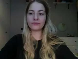 Offline rosiejune on CamSoda