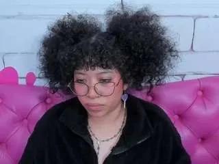 Freechat safiro-agata on CamSoda