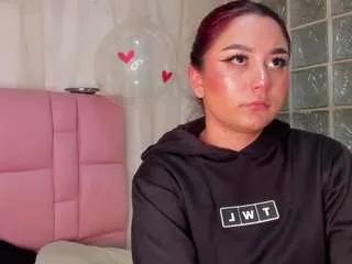 samantha-blck on CamSoda 