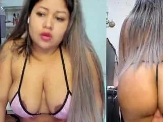 sara-seexy on CamSoda