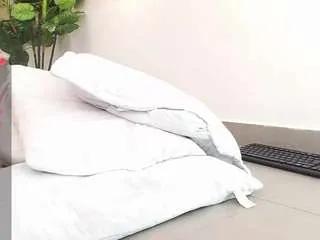 sassy-girl on CamSoda 