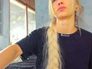 sassyt33n on CamSoda 