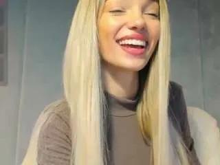 sassyt33n on CamSoda