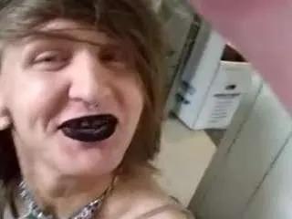 Offline sexpaella on CamSoda