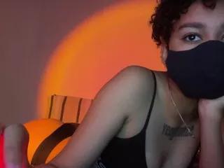 sweetie-jizzum on CamSoda 