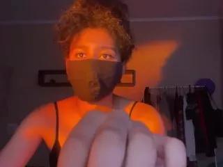 sweetie-jizzum on CamSoda 