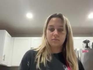 tiffstreatsxoxo on CamSoda 