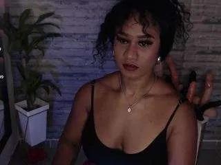 tinnahottie on CamSoda 