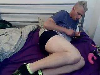 Offline tomtech2323 on CamSoda