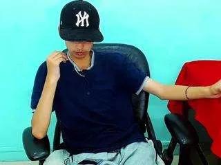 ttimy-x-boy on CamSoda 