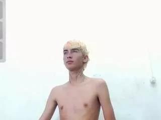 ttimy-x-boy on CamSoda 