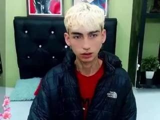 ttimy-x-boy on CamSoda 