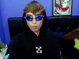ttimy-x-boy on CamSoda 