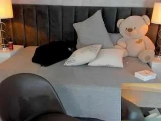 viioletlover on CamSoda 