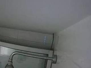 Freechat voyeurcam-jb-shower-1 on CamSoda