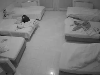 Offline voyeurcam-julmodels-bed-6 on CamSoda