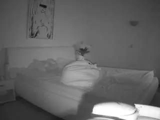 Offline voyeurcam-julmodels-reallife-2 on CamSoda