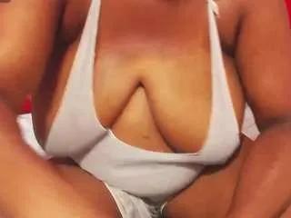 wonderfuldiana on CamSoda