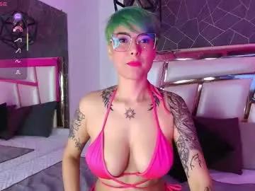 annie_swan on Chaturbate
