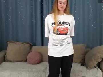 Check out Leecapella's adorable live show for captivating beauty leecapella from Chaturbate