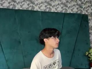 aaron_ez on Flirt4Free 