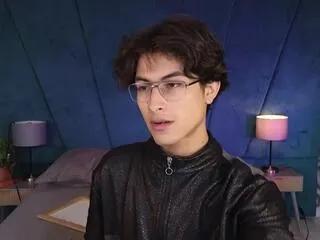 aaron_ez on Flirt4Free 