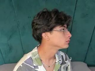 aaron_ez on Flirt4Free 