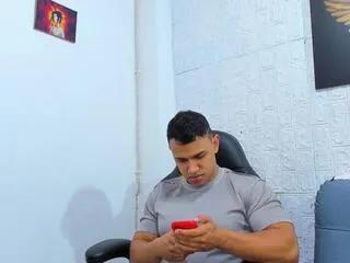 aaron_velour on Flirt4Free 