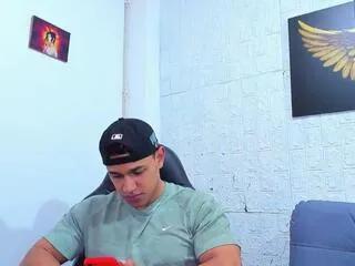 aaron_velour on Flirt4Free