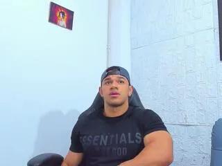 aaron_velour on Flirt4Free 