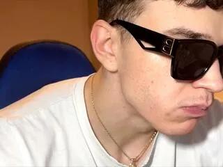 Freechat danny_cuomo on Flirt4Free